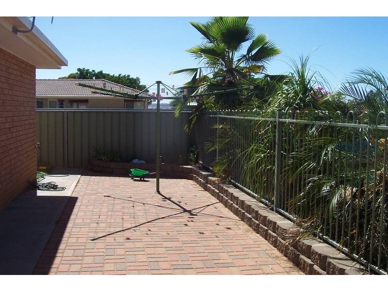 13 George Field Drive, Parkes NSW 2870