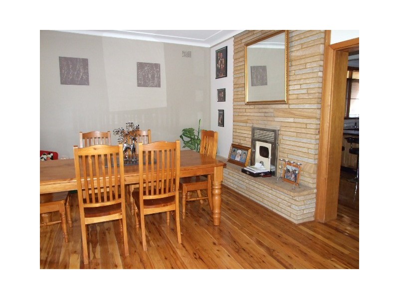 4 Captain Wilson Ave, Parkes NSW 2870