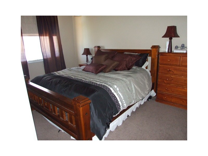 4 Captain Wilson Ave, Parkes NSW 2870