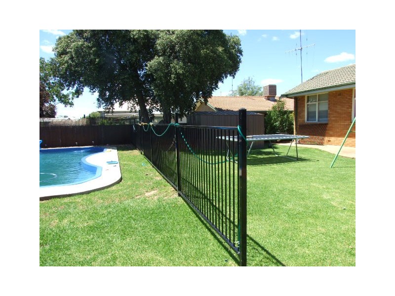 4 Captain Wilson Ave, Parkes NSW 2870