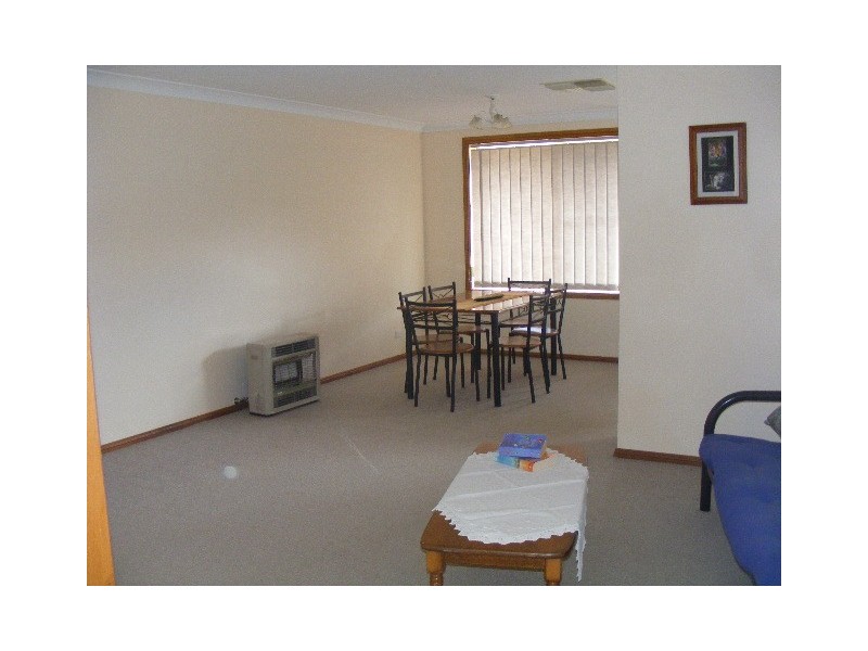 19 Ebelina Crescent, Parkes NSW 2870