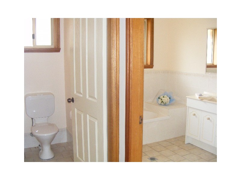 19 Ebelina Crescent, Parkes NSW 2870