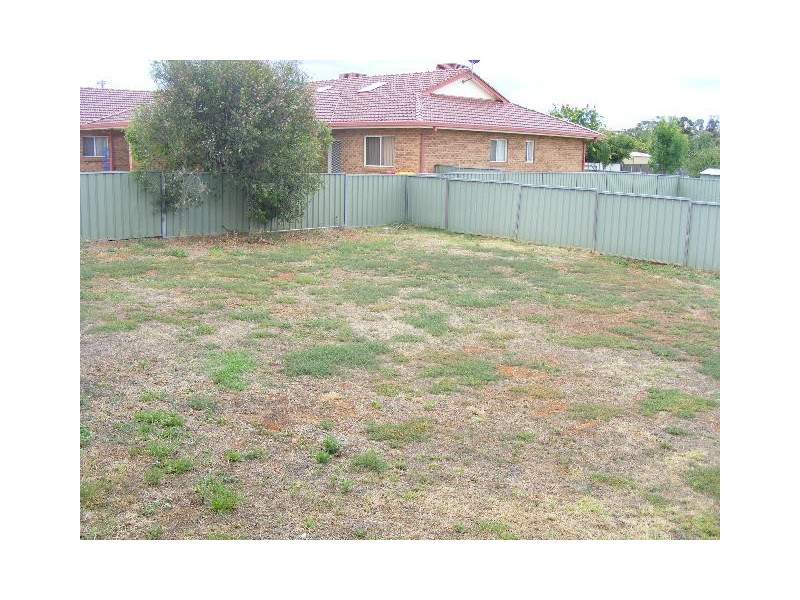 19 Ebelina Crescent, Parkes NSW 2870