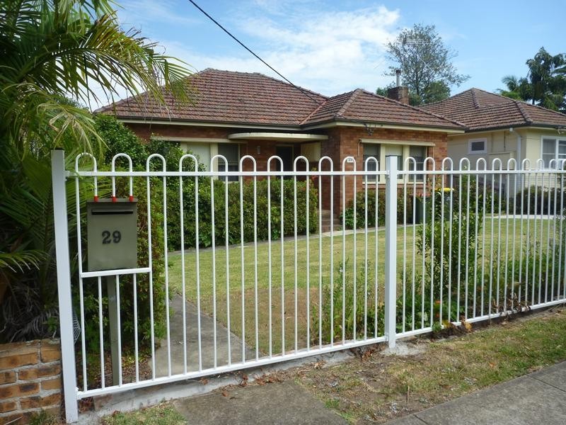 29 PALMERSTON ROAD, Waitara NSW 2077