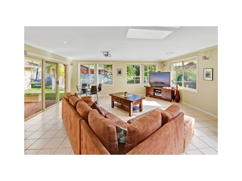 8 Red Cedar Drive, Mount Colah NSW 2079
