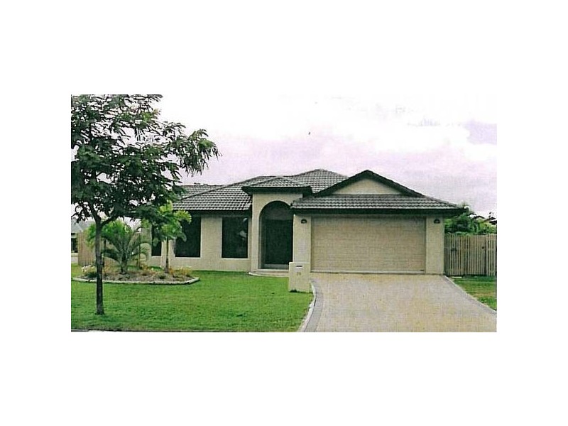 Bushland Beach QLD 4818