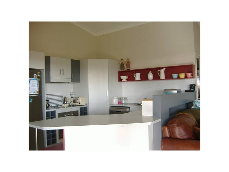 Bushland Beach QLD 4818