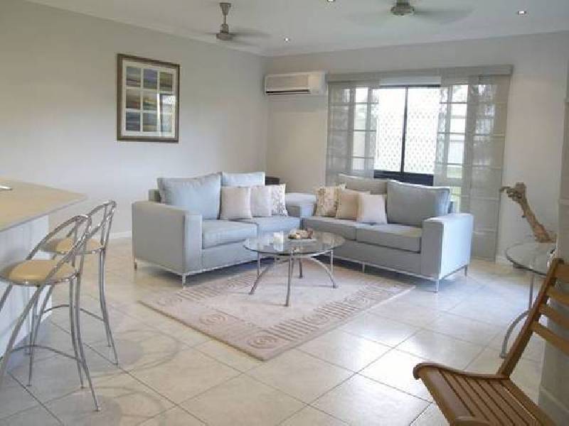 Donostia, Bushland Beach QLD 4818