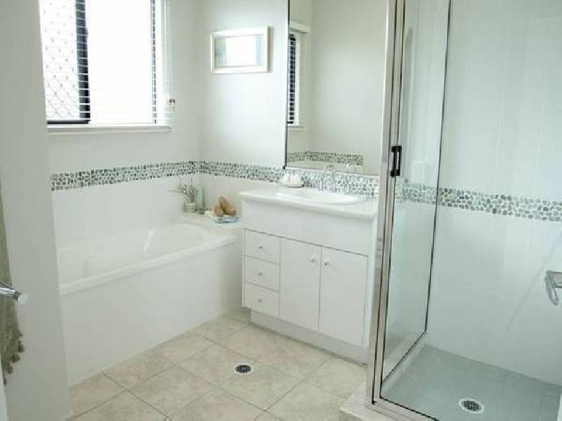 Donostia, Bushland Beach QLD 4818