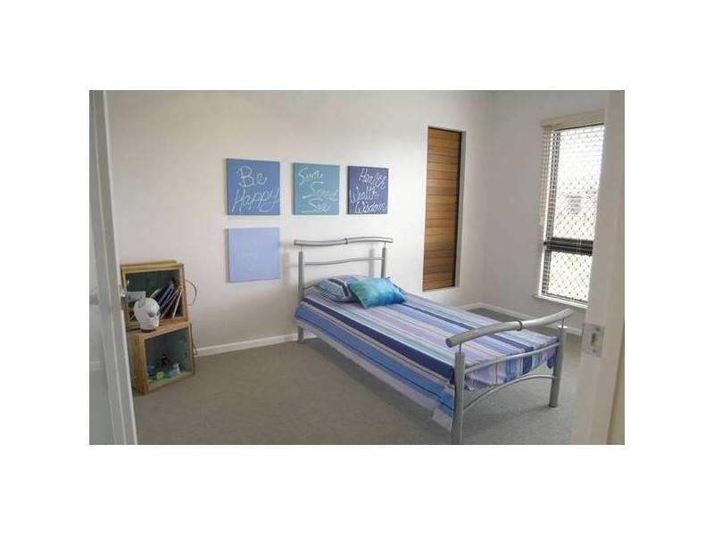 Donostia, Bushland Beach QLD 4818