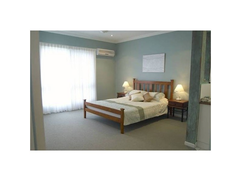 Donostia, Bushland Beach QLD 4818