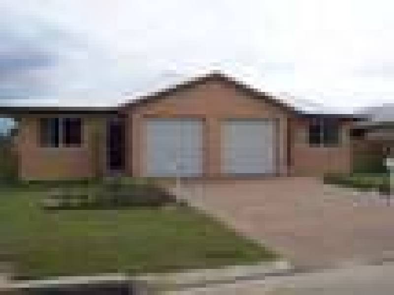 2/13 Amy Court, Kelso QLD 4815