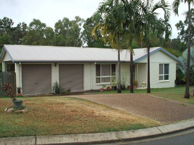 15 Luke Court, Bushland Beach QLD 4818