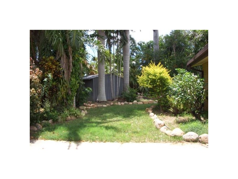 2 Blee Court, Cranbrook QLD 4814