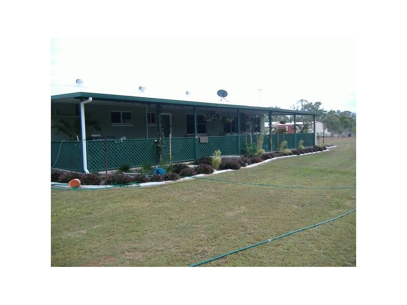 Cali Court, Mount Low QLD 4818