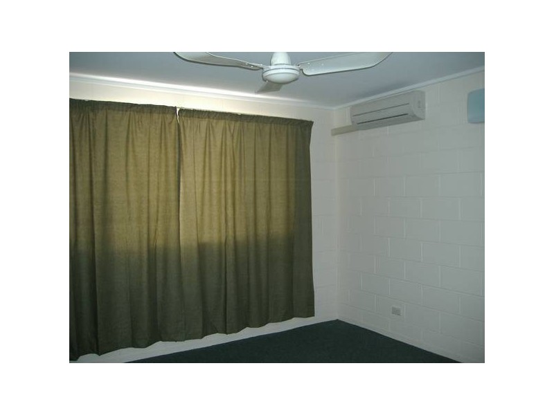 Marks St, Hermit Park QLD 4812