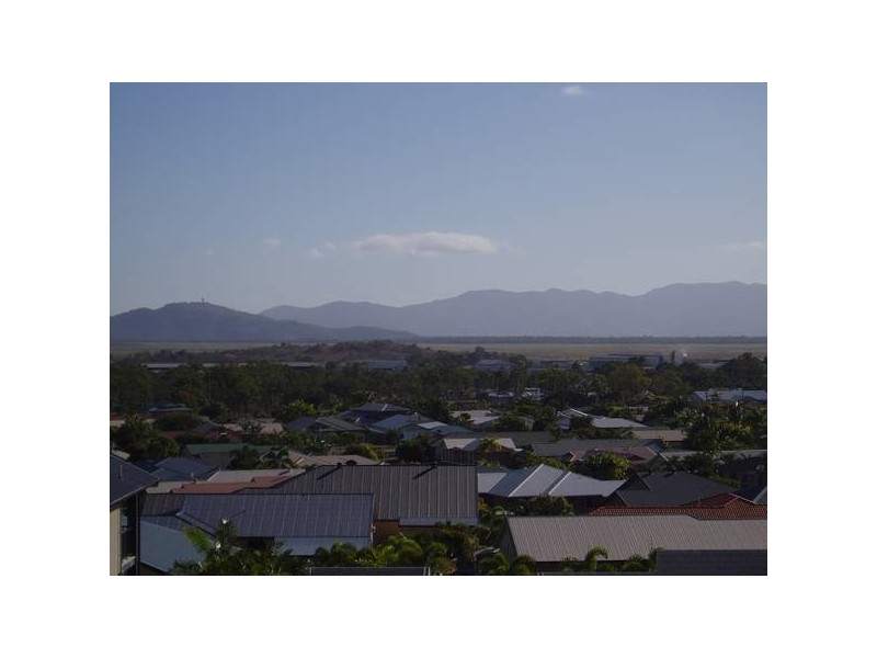 37 Timbury Way, Mount Louisa QLD 4814