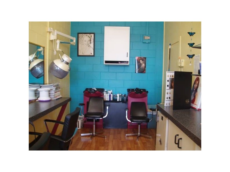 3/14 Liechhardt Street. Desiree Hair Salon, Forrest Beach QLD 4850