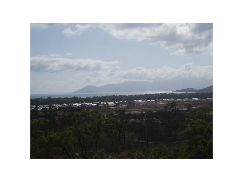 4 Gemma Ct., Bushland Beach QLD 4818