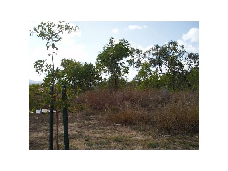 4 Gemma Ct., Bushland Beach QLD 4818