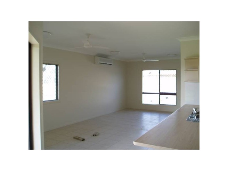 41 Corbett Street, Mount Louisa QLD 4814