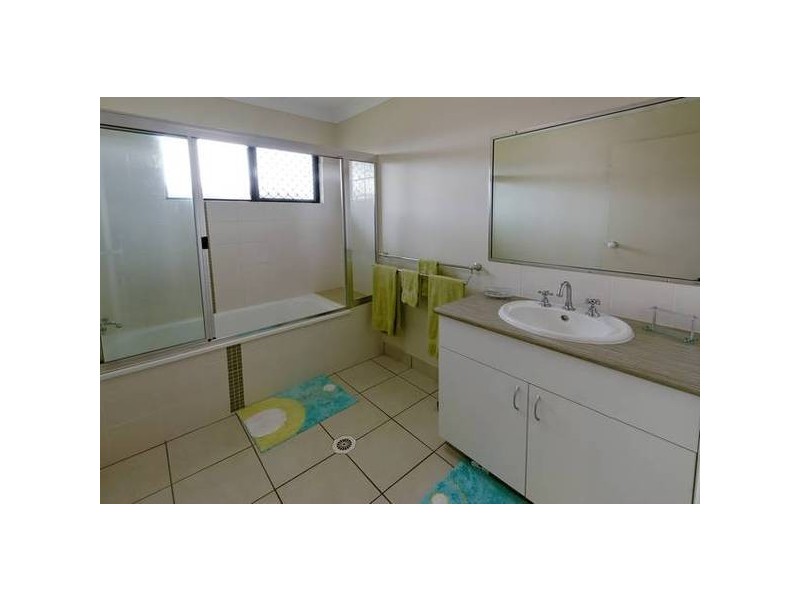 17 Kempton Chase, Burdell QLD 4818
