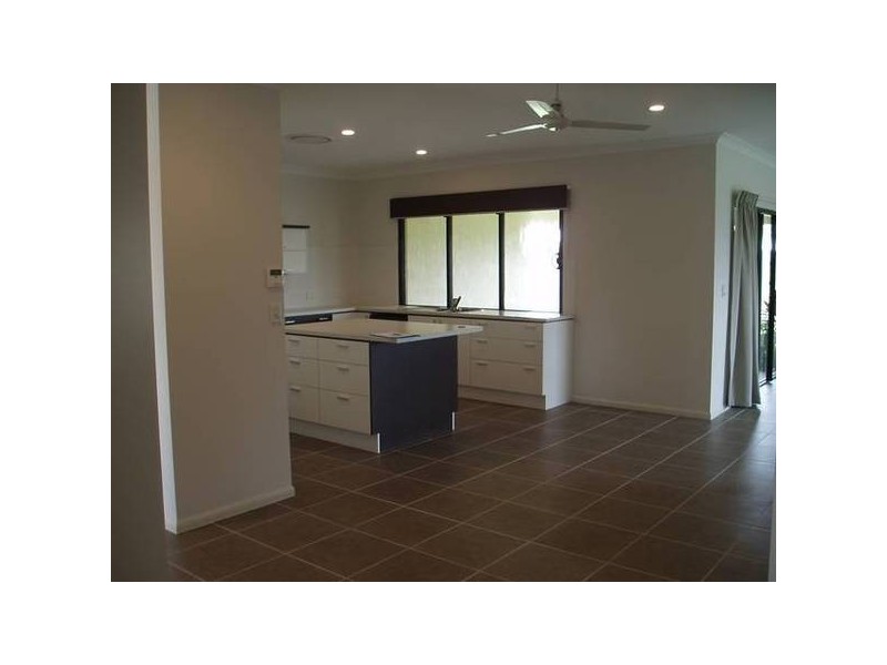 15 KALYNDA PARADE KALYNDA CHASE, Townsville QLD 4810