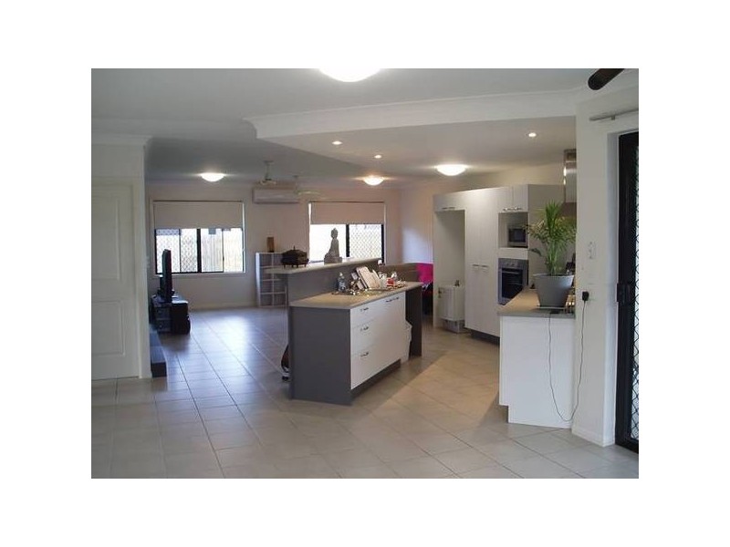 8 BLUE WREN DRIVE ROSEWOOD ESTATE KELSO, Kelso QLD 4815
