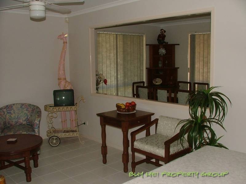 57 Ontario Cres, Parkinson QLD 4115
