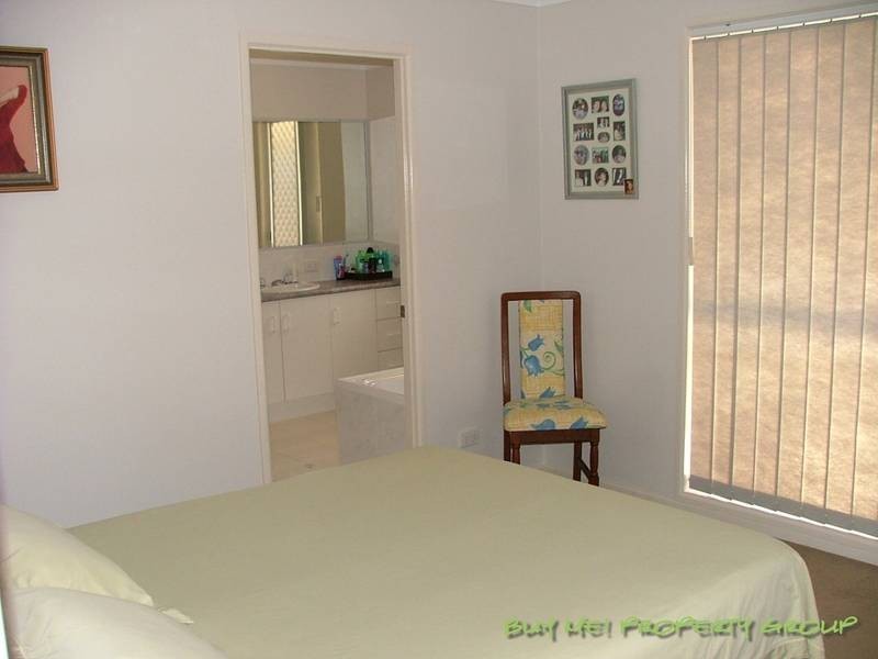 57 Ontario Cres, Parkinson QLD 4115