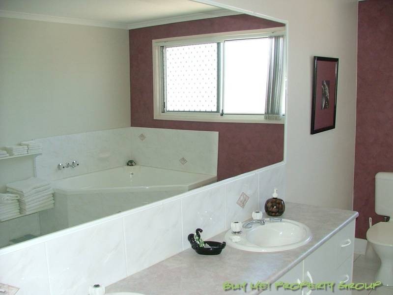 57 Ontario Cres, Parkinson QLD 4115