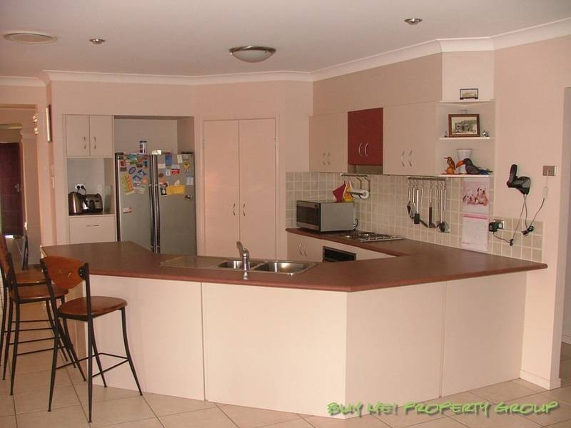 8 Watarrka Drive, Parkinson QLD 4115