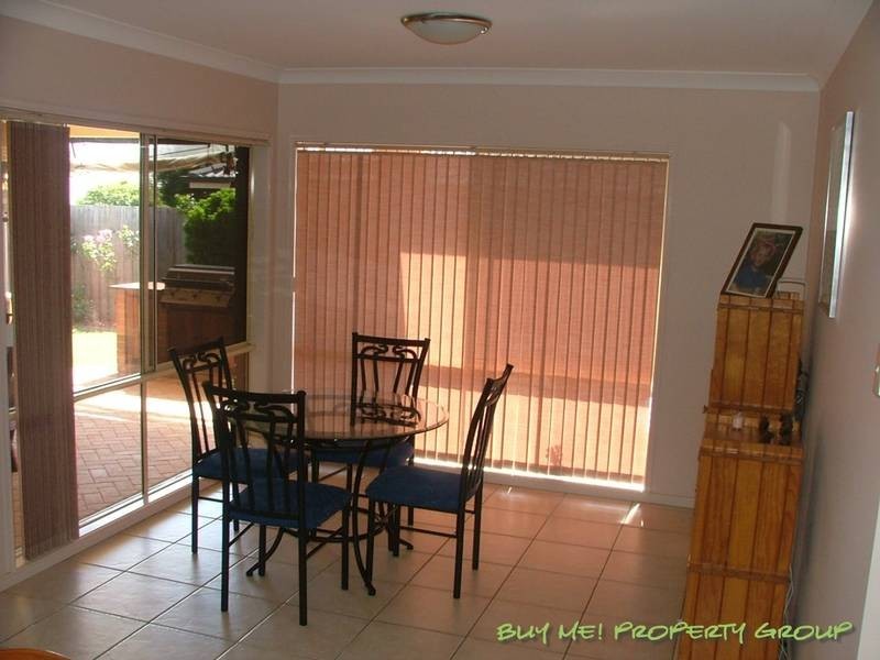 8 Watarrka Drive, Parkinson QLD 4115