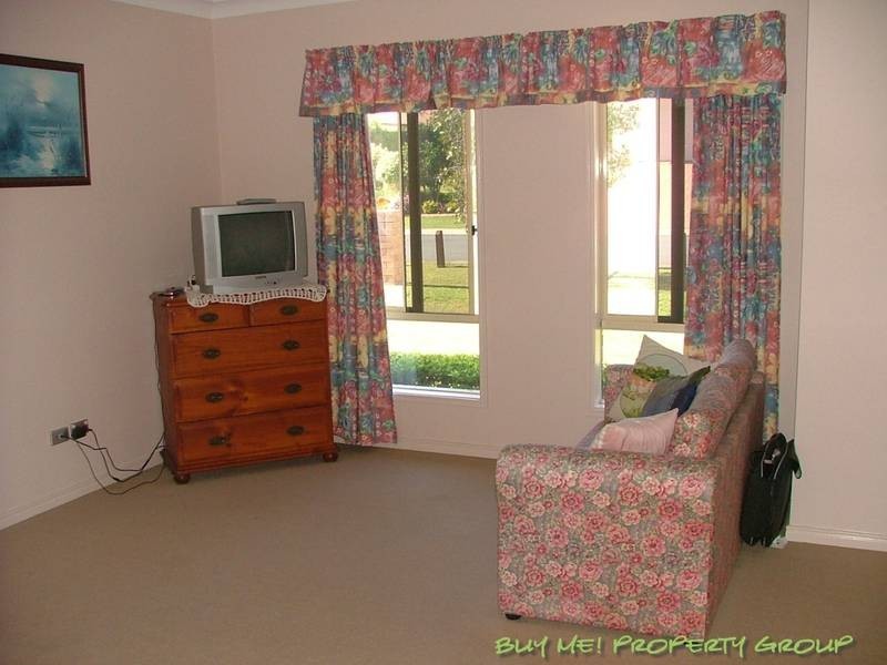 8 Watarrka Drive, Parkinson QLD 4115