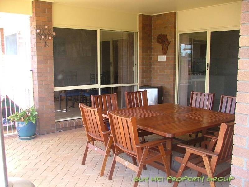 8 Watarrka Drive, Parkinson QLD 4115