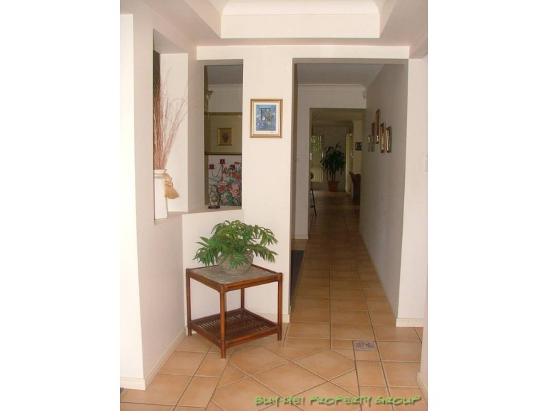 9 Swanbrook Pl, Parkinson QLD 4115