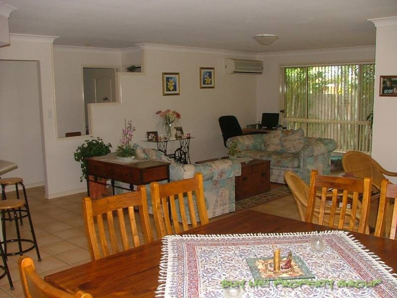 9 Swanbrook Pl, Parkinson QLD 4115