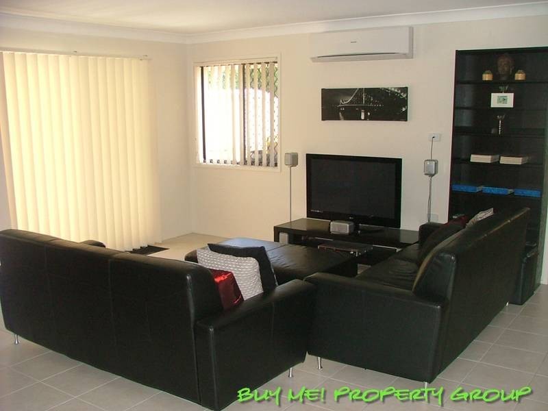23 Bywater St, Hillcrest QLD 4118