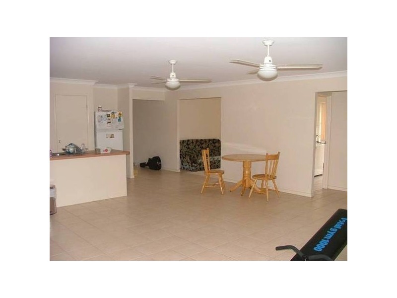 Dennis Close, Calamvale QLD 4116