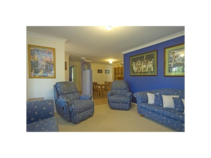 7 Silverdell St, Parkinson QLD 4115