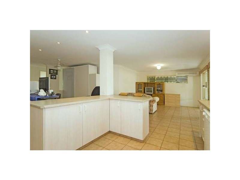 7 Silverdell St, Parkinson QLD 4115