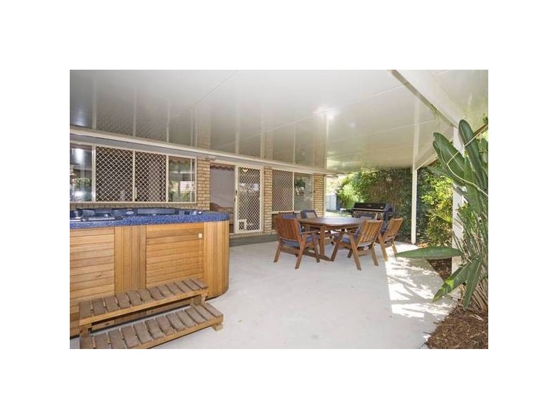 7 Silverdell St, Parkinson QLD 4115