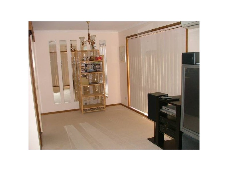 25 Owens Crescent, Regents Park QLD 4118