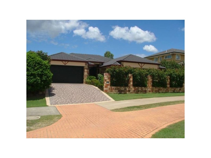 8 Mitchell Place, Parkinson QLD 4115