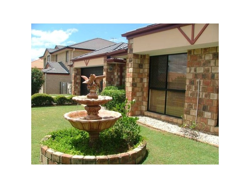 8 Mitchell Place, Parkinson QLD 4115