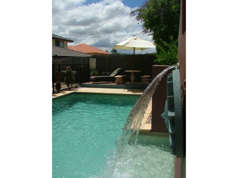 8 Mitchell Place, Parkinson QLD 4115