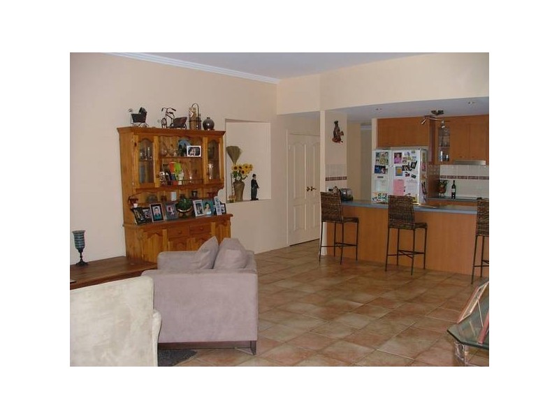 8 Mitchell Place, Parkinson QLD 4115