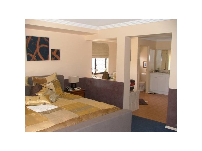 8 Mitchell Place, Parkinson QLD 4115