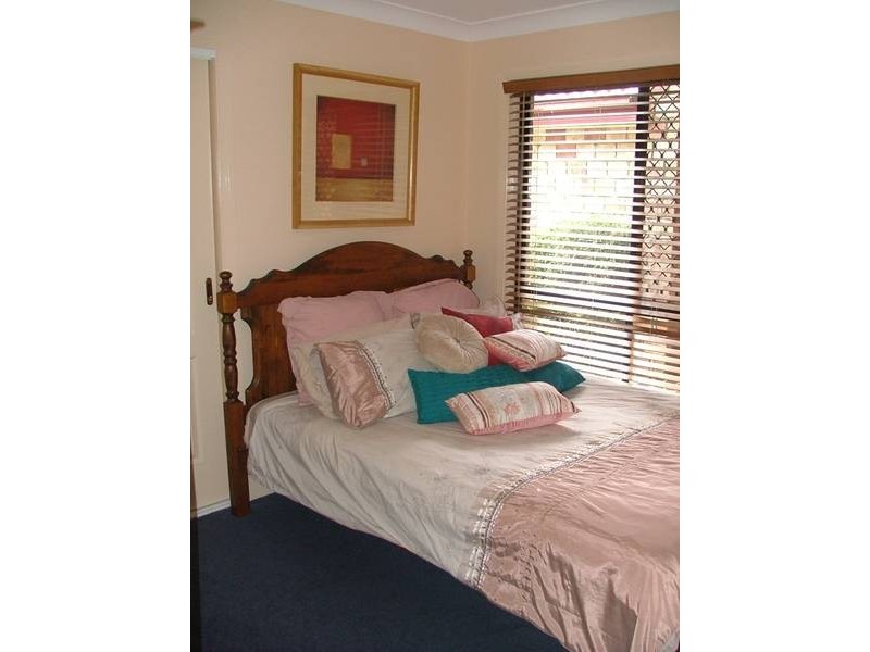 8 Mitchell Place, Parkinson QLD 4115