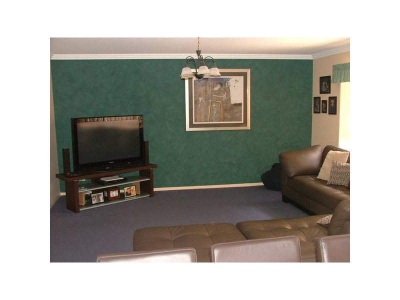 8 Mitchell Place, Parkinson QLD 4115